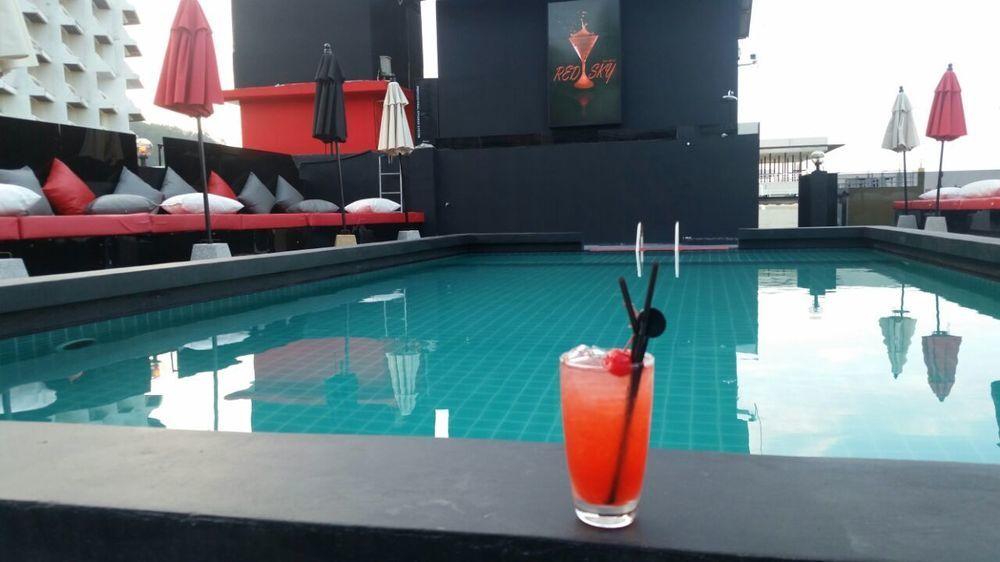 Sharaya Patong Hotel Exterior foto