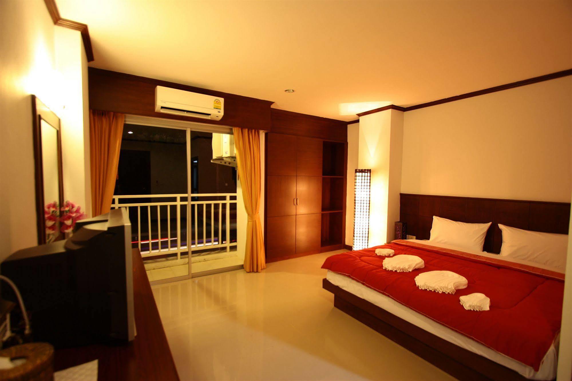Sharaya Patong Hotel Exterior foto